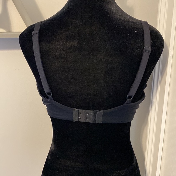 Lilyette Black Plunge 36DD (E) Bra with light padding. EUC, worn a few times - Picture 3 of 6